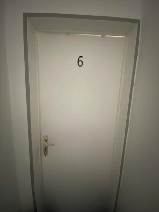 Прекрасная Студия В Г. Антверпен Antwerp Luaran gambar